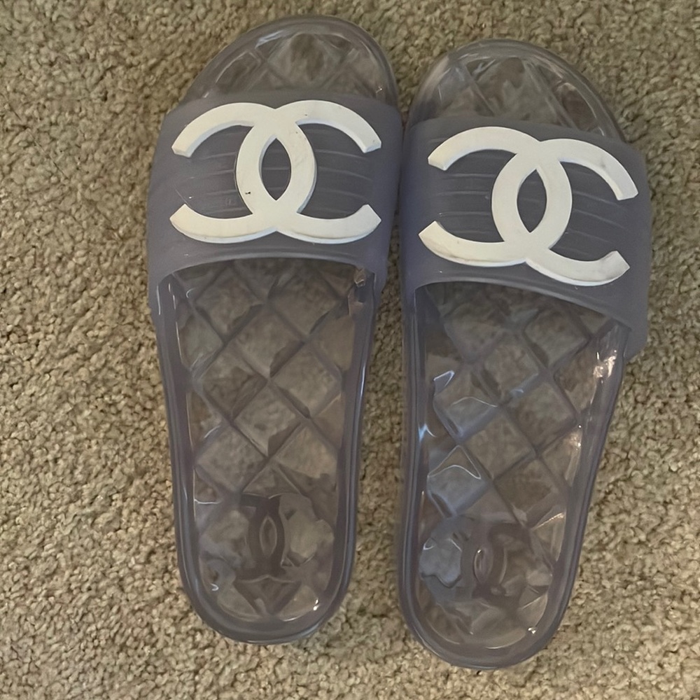 Chanel slides size 7.5